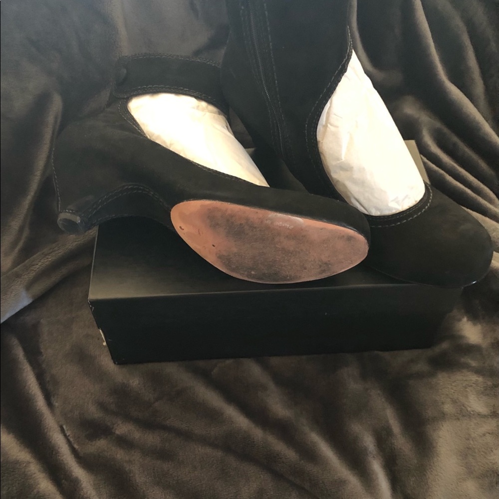 Corso Como Women’s Black Suede shoe boots. - Picture 2 of 13